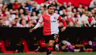 النجم الجزائري أنيس حاج موسى