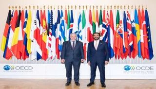 جانب من لقاء وزير الاقتصاد والسياحة بدولة الإمارات وأمين عام منظمة (OECD)