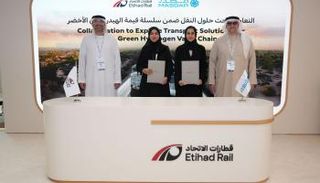 جانب من فعاليات معرض «غلوبال ريل 2025»