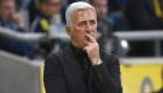 من منتخب الرديف.. عيون مدرب الجزائر ترصد 3 مواهب واعدة