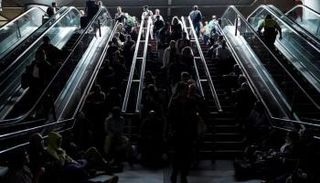 جانب من تداعيات انقطاع الكهرباء بإسبانيا