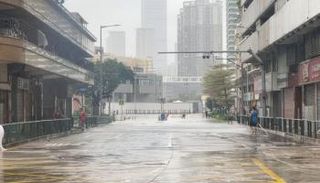 مدينة صينية تعلق الدراسة والنقل والعمل