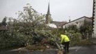 &laquo;إيمي&raquo; تقتل شخصين في فرنسا وتقطع الكهرباء