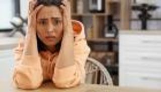 كيفية هزيمة القلق في 15 دقيقة.. نصائح من معالج نفسي