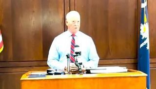 نائب المأمور وليام "بيلي" سكوايرز