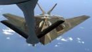 الطائرة التي لا تموت.. «إف – 117» تحلق بعد 17 عاما من التقاعد