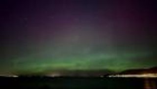 الشفق القطبي يزيّن سماء سانت بطرسبرغ بأضواء خضراء نادرة