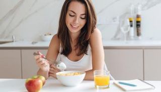 نصائح تبطئ ظهور علامات الشيخوخة - تعبيرية