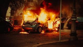 احتراق سيارة 