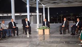 رئيس الوزراء المصري أثناء المؤتمر الصحفي