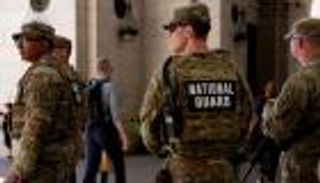 ترامب يلوح مجددا بـ«التمرد».. مواجهة مع الديمقراطيين بولايتين