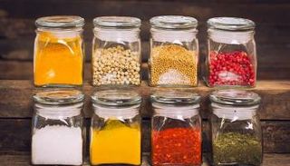 الأعشاب والتوابل تساعد البكتيريا النافعة على البقاء خلال عملية الهضم