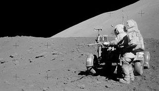 اكتشاف كبريت غامض في عينات صخرية جُمعت من القمر قبل نصف قرن