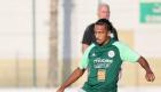 مهدي دورفال.. ما الذي لفت انتباهه بعد وصوله لمنتخب الجزائر؟