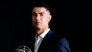 بعد التتويج بجائزة جديدة.. كريستيانو رونالدو يكشف عن خطة الاعتزال