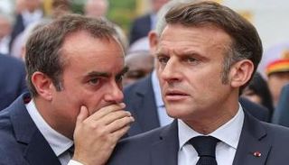 إيمانويل ماكرون وسيباستيان لوكورنو