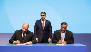 جانب من توقيع اتفاقية الشراكة