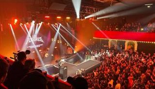 حفل موسيقى الميتال  في قاعة باتاكلان