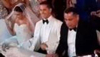 قيادات مصرية ونجوم الفن يحتفلون بزفاف ابنة الشهيد محمد مبروك