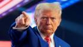 رسوم إضافية 100%.. ترامب يرد على تقييد الصين تصدير المعادن النادرة