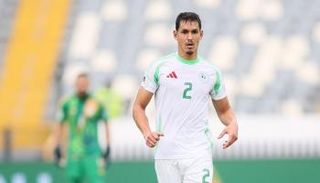 ماندي مدافع منتخب الجزائر