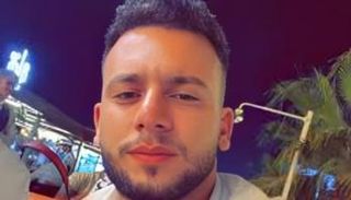 مؤدي المهرجانات عمر الشحتة