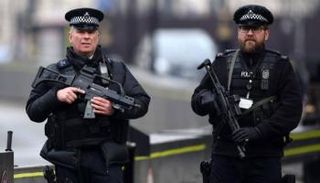 عنصران من الشرطة البريطانية - أرشيفية