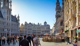 شلل عام في بلجيكا