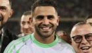 منها رقم بونجاح.. 3 تحديات تنتظر رياض محرز ضد أوغندا