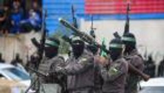 ترامب: على حماس إلقاء السلاح وإلا سيُنزع منها وربما بعنف