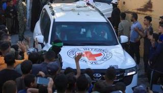 سيارة تابعة للجنة الدولية للصليب الأحمر 