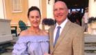 أمريكا.. مقتل زوجين إثر تحطم طائرتهما الخاصة على الطريق