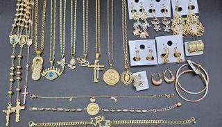 مشغولات ذهبية - أرشيفية