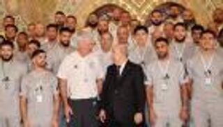 رفع السقف.. مساعد بيتكوفيتش يحرجه بعد الاستقبال الرئاسي