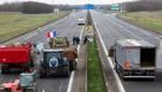 احتجاجات المزارعين تمتد إلى المحاكم.. فرنسا تواجه أزمة زراعية متصاعدة