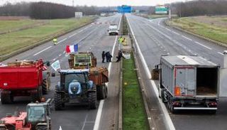 تصاعد الاحتجاجات في فرنسا