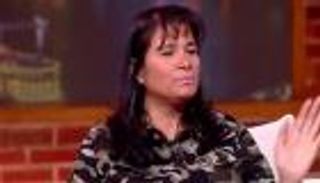 حلقتها مع إدوارد تثير الجدل.. من هي الفنانة عزة سعيد؟