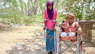 طفلان يمنيان من ضحايا ألغام الحوثي