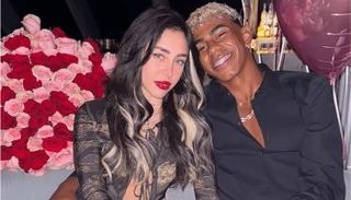 لامين يامال ونيكي نيكول