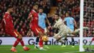 سقف الرواتب.. خطر يهدد الدوري الإنجليزي الممتاز