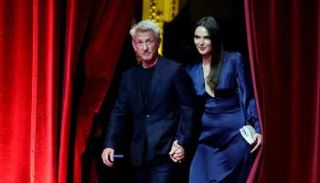 شون بين وفاليريا نيكوف