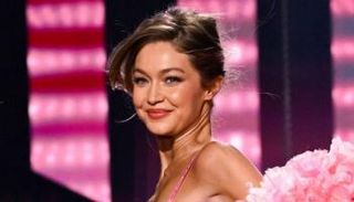 عارضة الأزياء العالمية جيجي حديد