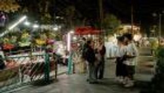 «جواسيس وبرغر وقنابل».. إيران بين حمم الحرب و«أحلام الخلاص»