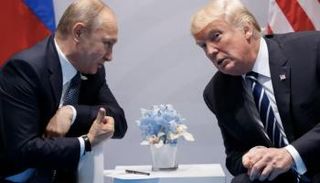 ترامب وبوتين في لقاء سابق