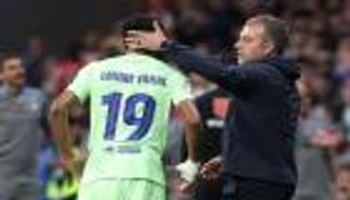 «آسف على الكلمة».. فليك ينفجر غضباً بسبب شائعة لامين يامال