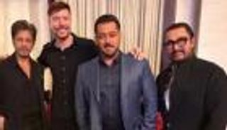 مستر بيست وشاروخان وسلمان خان يلتقون في «Joy Forum 2025»