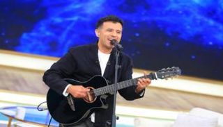 الفنان حمزة نمرة 