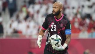 مبولحي حارس منتخب الجزائر