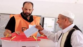 جانب من التصويت في الانتخابات 