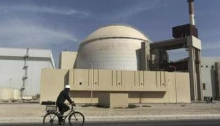 مبنى المفاعل في محطة بوشهر للطاقة النووية في إيران